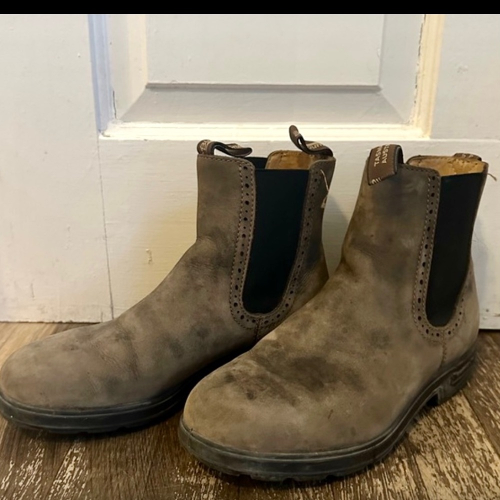 Blundstone women’s originals high top boots rustic brown